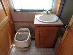 U-1263  1996 New Horizon GN Travel Trailer