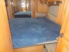 U-1267 2005 Monaco Dynasty Motor Coach