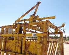 U-608  Portable Squeeze Chute