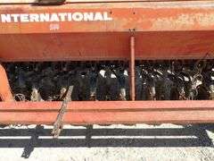 U-798 International 510 12' Grain Drill