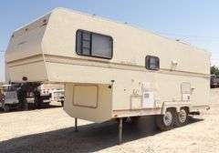 U-1263  1996 New Horizon GN Travel Trailer