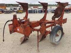 U-456 IH 3 Bottom Roll Over Plow