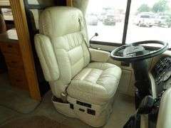 U-1267 2005 Monaco Dynasty Motor Coach