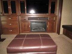 U-727 2015 Rushmore Lincoln 40' Travel Trailer