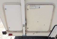 U-1263  1996 New Horizon GN Travel Trailer