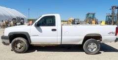 U-746 2004 Chevy Silverado 2500 Pickup