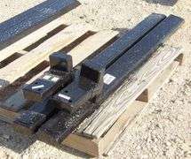 U-157 Wolverine Bolt on Pallet Forks