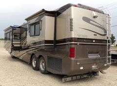 U-1267 2005 Monaco Dynasty Motor Coach