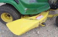 U-426 John Deere 111 Lawn Mower