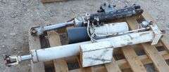 U-651 Hydraulic Rams