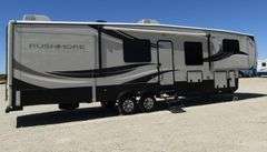U-727 2015 Rushmore Lincoln 40' Travel Trailer