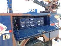 U-745 2006 Ford F-550 Service Crane Truck