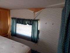 U-1263  1996 New Horizon GN Travel Trailer