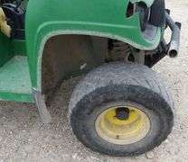 U-1301  2004 John Deere HPX Gator