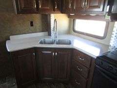 U-727 2015 Rushmore Lincoln 40' Travel Trailer