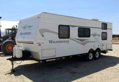 U-983 2004 Fleetwood Wilderness Camp Trailer