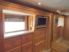 U-1267 2005 Monaco Dynasty Motor Coach