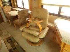 U-1267 2005 Monaco Dynasty Motor Coach