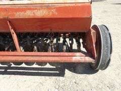 U-798 International 510 12' Grain Drill