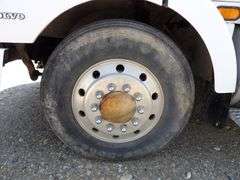 U-1358 1996 Volvo Truck