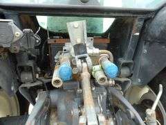 U-1268 New Holland TN90F Tractor