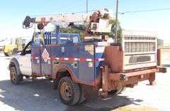 U-745 2006 Ford F-550 Service Crane Truck