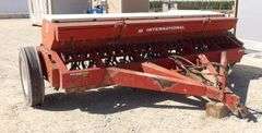 U-798 International 510 12' Grain Drill