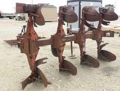 U-457 IH 4 Bottom Roll Over Plow