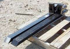 U-157 Wolverine Bolt on Pallet Forks