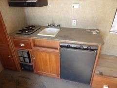 U-350 2013 Coleman Camp Trailer
