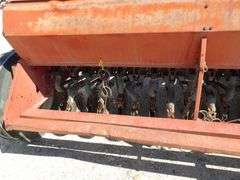 U-798 International 510 12' Grain Drill