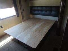 U-727 2015 Rushmore Lincoln 40' Travel Trailer