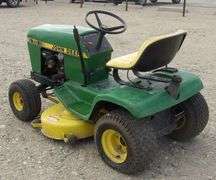 U-426 John Deere 111 Lawn Mower
