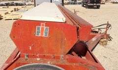 U-798 International 510 12' Grain Drill