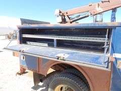 U-745 2006 Ford F-550 Service Crane Truck