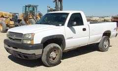 U-746 2004 Chevy Silverado 2500 Pickup
