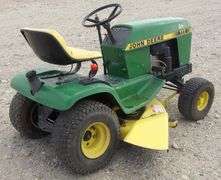 U-426 John Deere 111 Lawn Mower