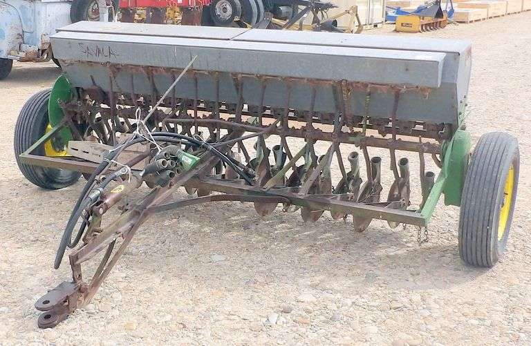 U-1579 Van Brunt Planter 8'