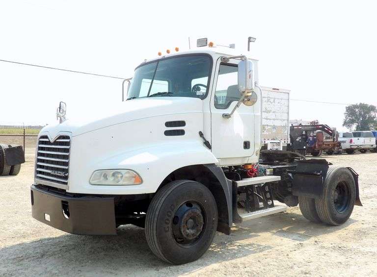 U-1517 2007 Mack CXN612 Truck Tractor