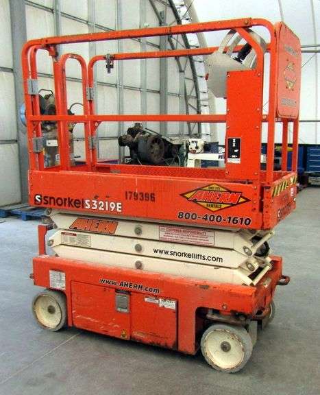 U-1559 Snorkel S3219E Scissor Lift