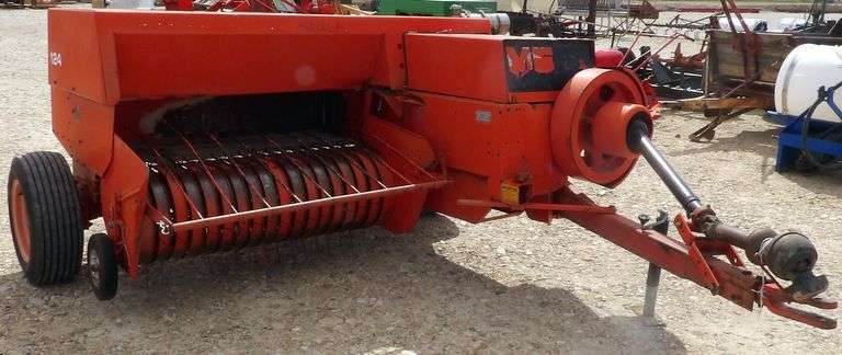 U-1578 Massey Ferguson 124 Baler