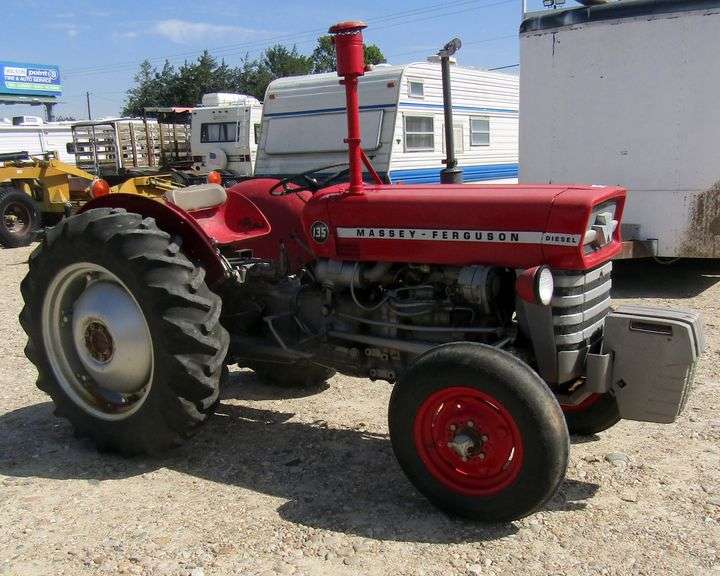 U-1557 Massey Ferguson 135 Diesel Tractor