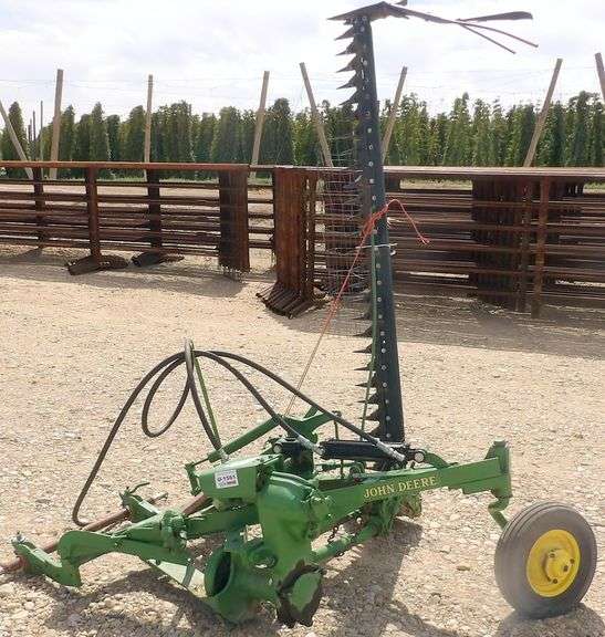 U-1561 John Deere 7' Sickle