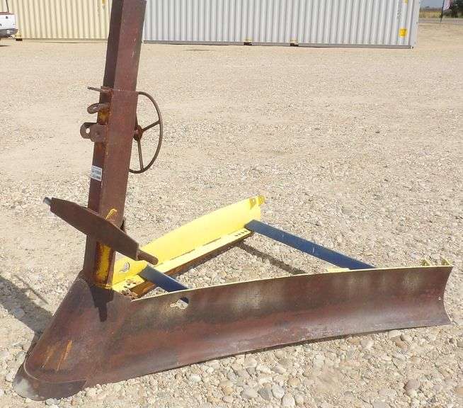 U-1569 3-Point Ditcher