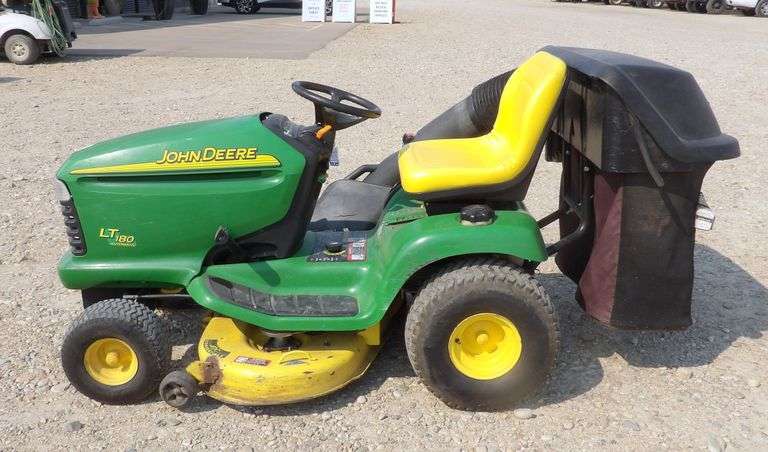 U-1498 John Deere Riding Lawn Mower
