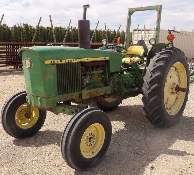 U-1560 John Deere 2030 Tractor