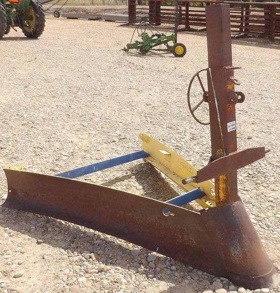 U-1569 3-Point Ditcher