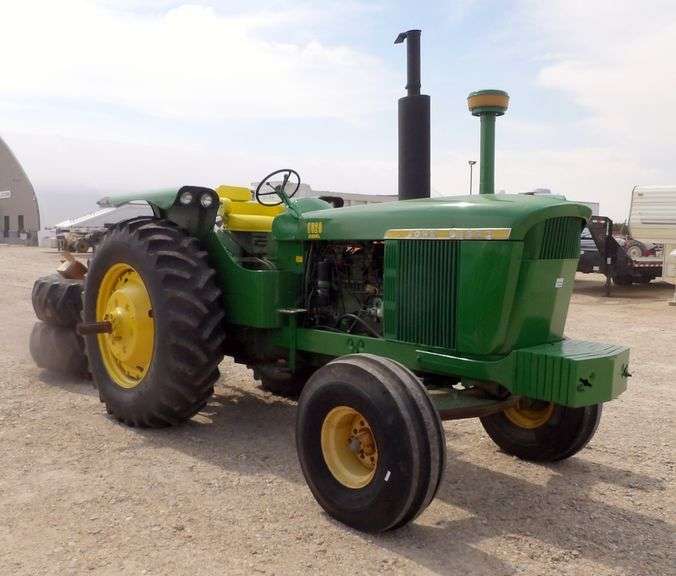 U-1446 John Deere 5020 Tractor