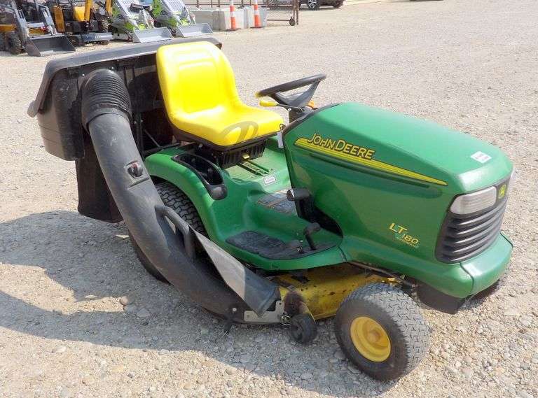 U-1498 John Deere Riding Lawn Mower