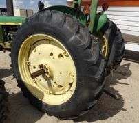 U-1560 John Deere 2030 Tractor